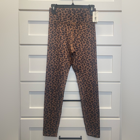 NWT Dillard’s Cheetah High Waisted Leggings - Picture 1 of 4
